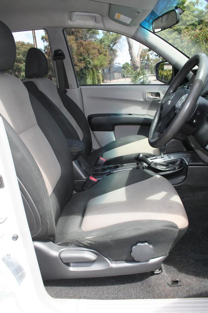 2014 Mitsubishi Triton GLX MN MY15 4X4 Dual Range White