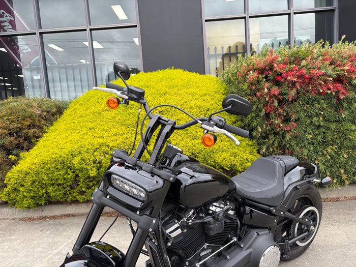 2018 HARLEY-DAVIDSON FXFBS FAT BOB Black