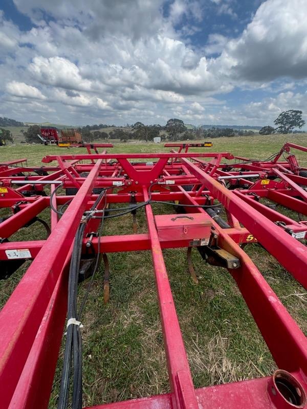 0 SUNFLOWER 5035 30ft Harrow Red