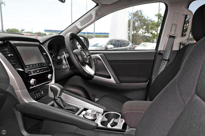 2025 Mitsubishi Pajero Sport GLS