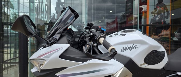 2022 Kawasaki NINJA 400 WHITE