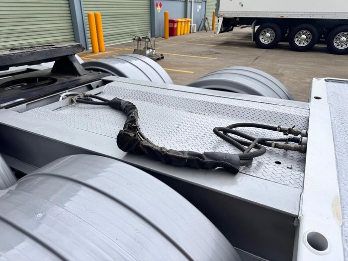 2006 Vawdrey St3 Lead A 12 Pallet Drop Deck Semi