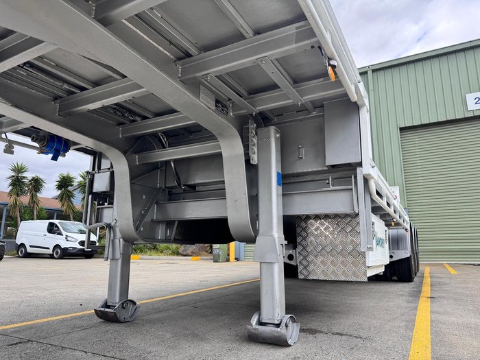 2006 Vawdrey St3 Lead A 12 Pallet Drop Deck Semi