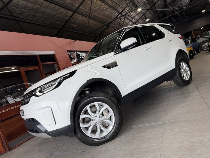 2019 Land Rover Discovery SD6 SE