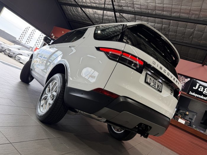 2019 Land Rover Discovery SD6 SE