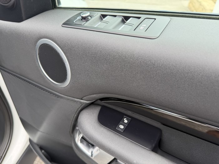 2019 Land Rover Discovery SD6 SE