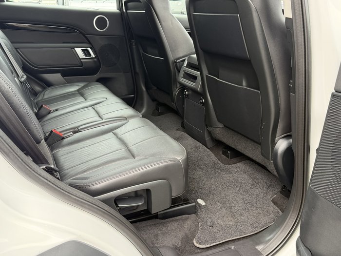 2019 Land Rover Discovery SD6 SE