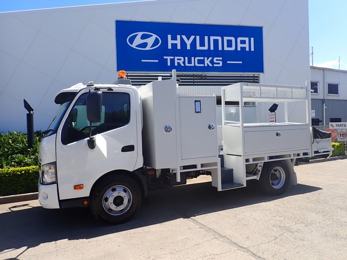 2015 HINO DUTRO 917