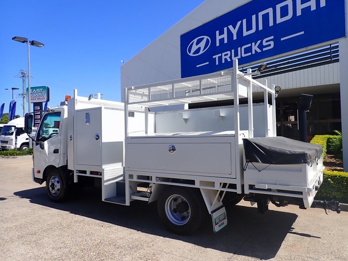 2015 HINO DUTRO 917