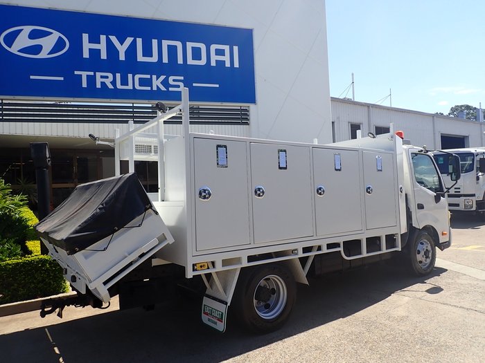 2015 HINO DUTRO 917