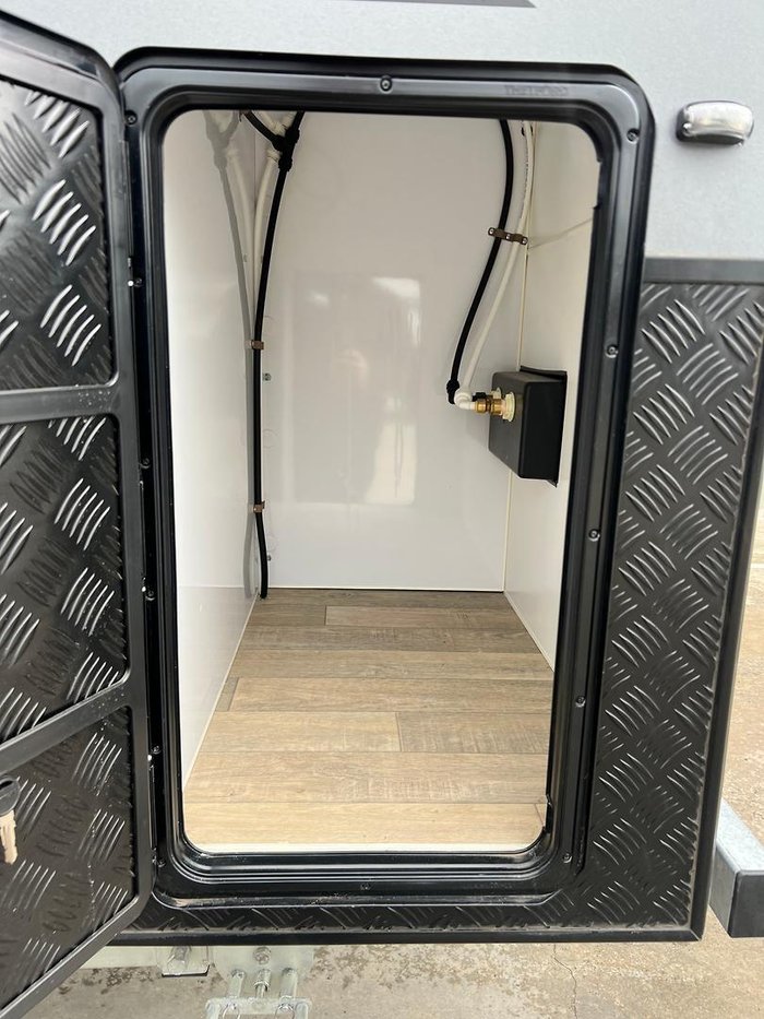 2022 Roma Razorback Rogue