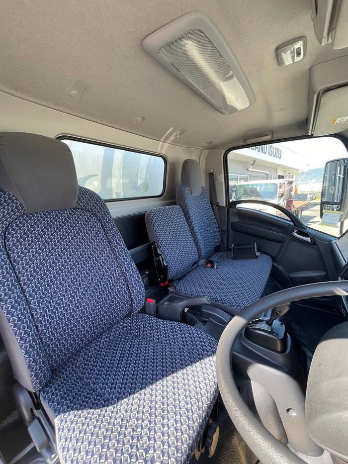2025 Isuzu Nnr 45-150 Vanpack NNR 45-150