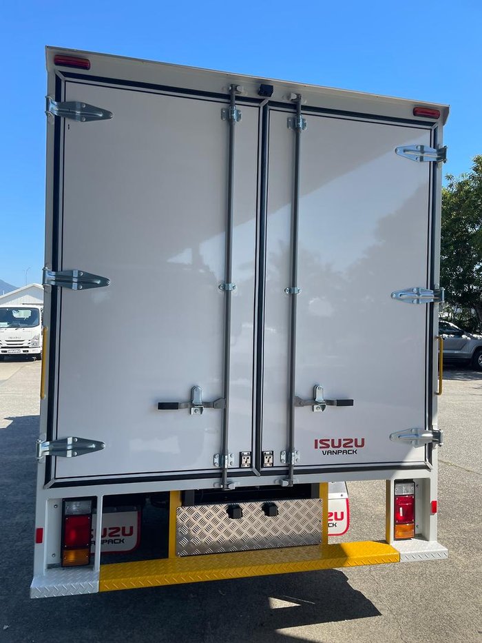 2025 Isuzu Nnr 45-150 Vanpack NNR 45-150