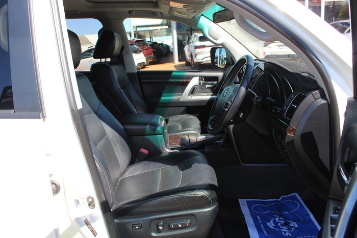 2014 Toyota Landcruiser VX