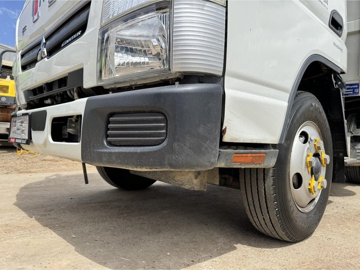 2022 Mitsubishi Canter 615