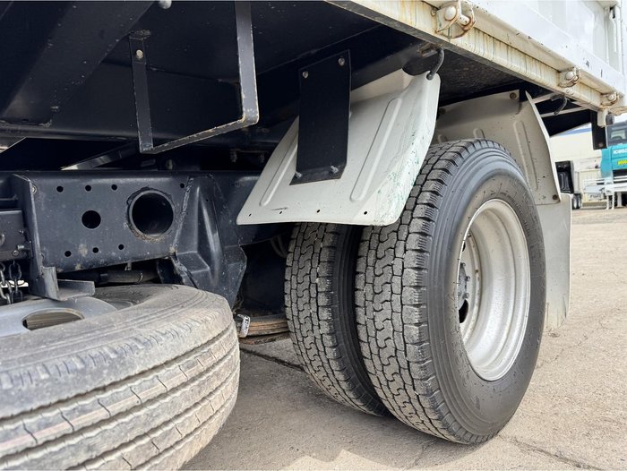 2022 Mitsubishi Canter 615