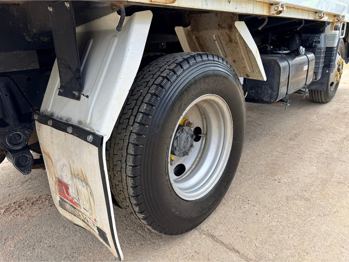 2022 Mitsubishi Canter 615