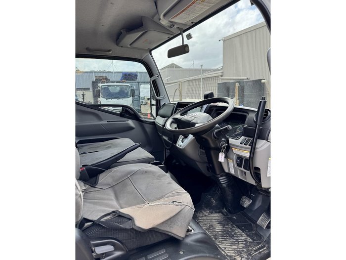 2022 Mitsubishi Canter 615