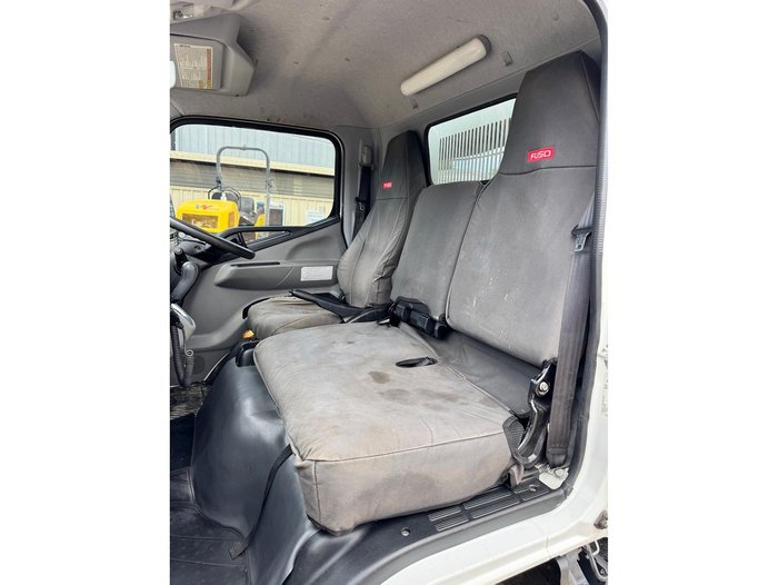 2022 Mitsubishi Canter 615