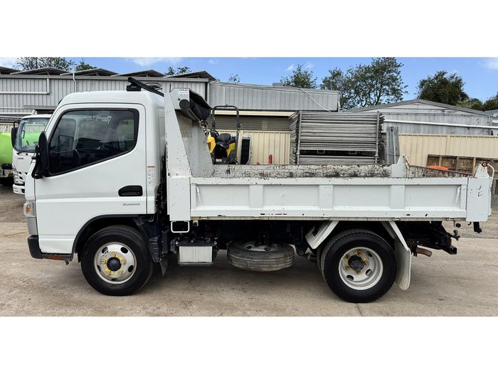 2022 Mitsubishi Canter 615