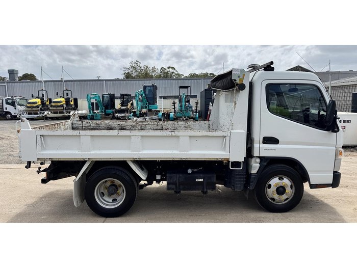 2022 Mitsubishi Canter 615