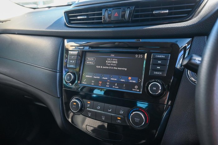 2022 Nissan X-TRAIL ST