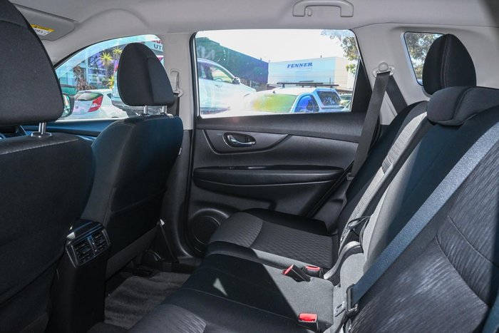 2022 Nissan X-TRAIL ST