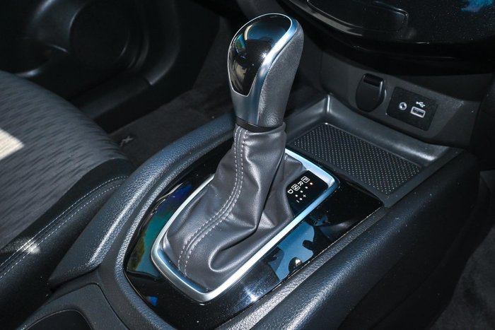 2022 Nissan X-TRAIL ST