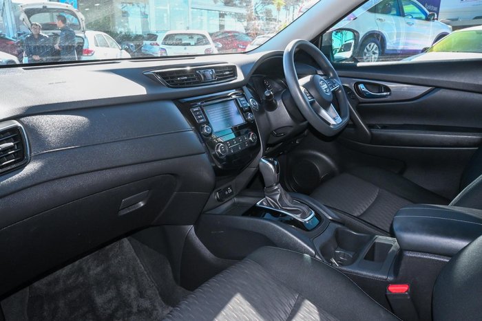 2022 Nissan X-TRAIL ST