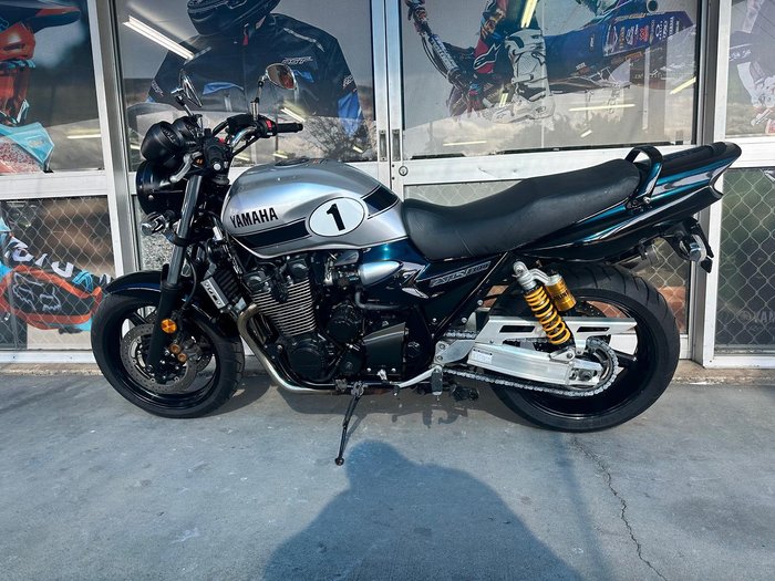 2016 Yamaha XJR1300 XJR Silver