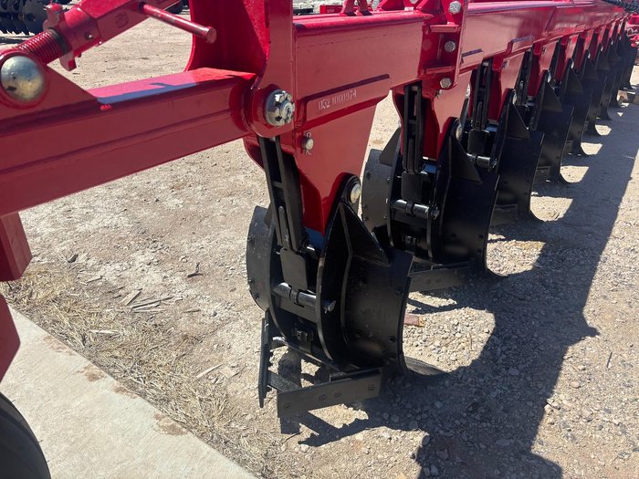 0 Tatu Aarp 10 Blade Reversible Moldboard Plough New RED