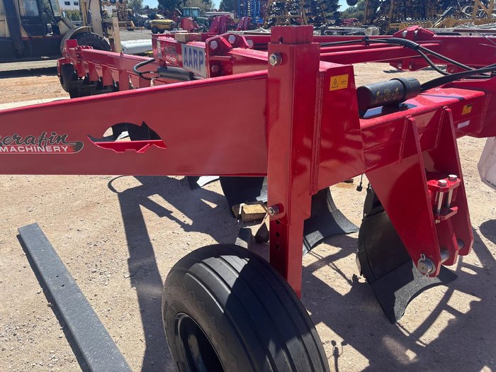 0 TATU AARP 10 BLADE REVERSIBLE MOLDBOARD PLOUGH NEW RED