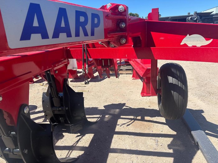 0 TATU AARP 10 BLADE REVERSIBLE MOLDBOARD PLOUGH NEW RED