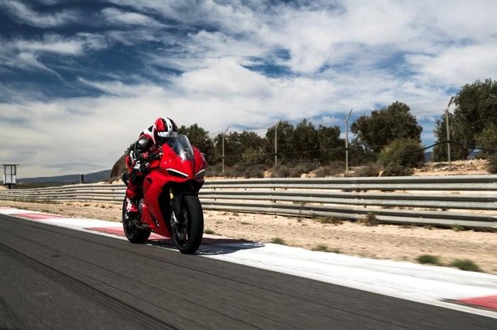2025 Ducati Panigale V2 S Panigale Red