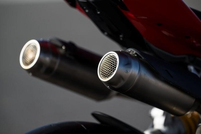 2025 Ducati Panigale V2 S Panigale Red