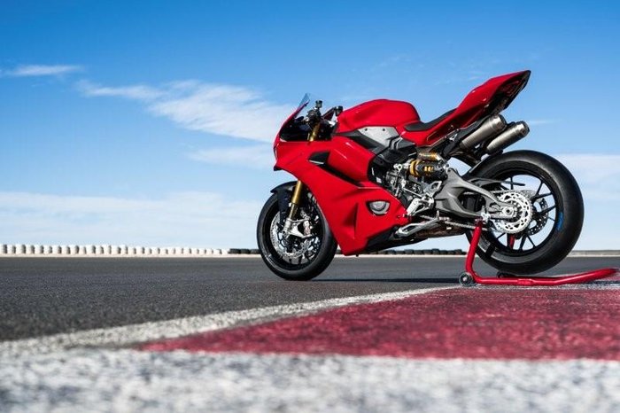 2025 Ducati Panigale V2 S Panigale Red
