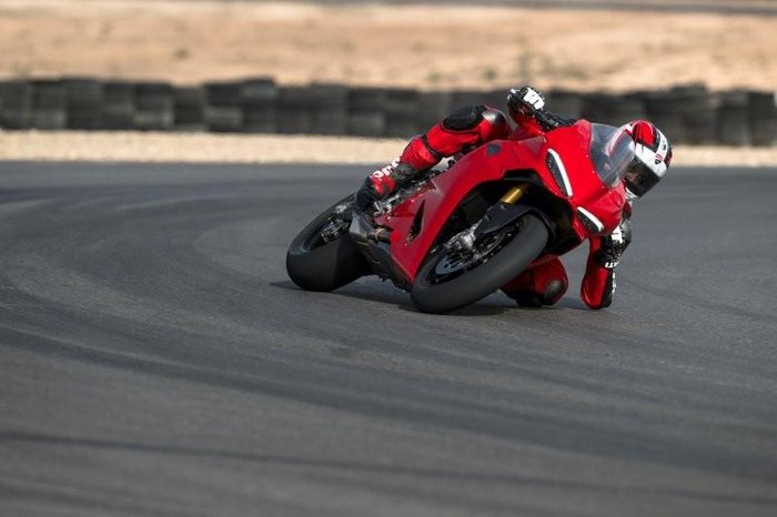 2025 Ducati Panigale V2 S Panigale Red