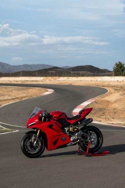 2025 Ducati Panigale V2 S Panigale Red