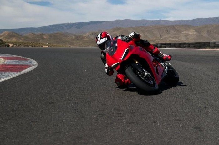 2025 Ducati Panigale V2 S Panigale Red