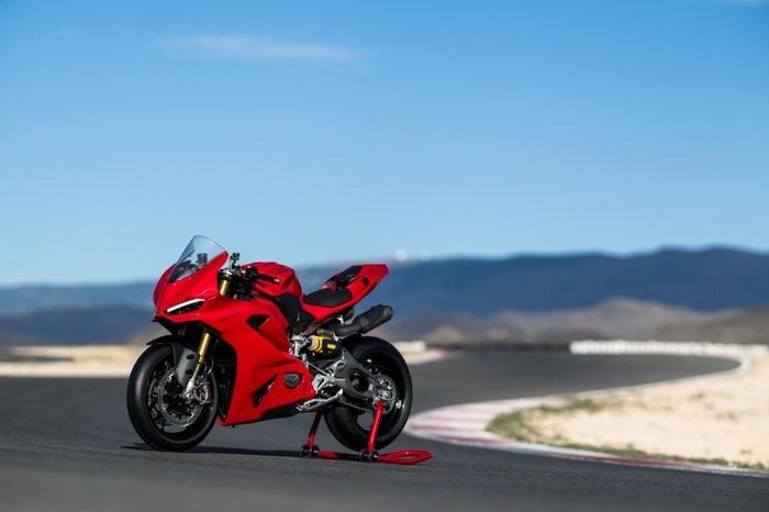 2025 Ducati Panigale V2 S Panigale Red