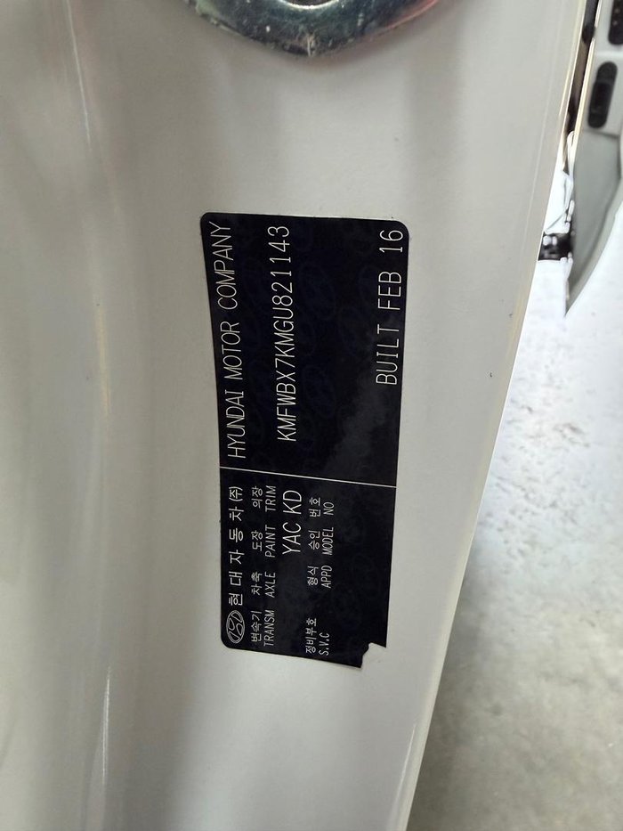 2016 Hyundai iLoad TQ3-V Series II MY16 Creamy White