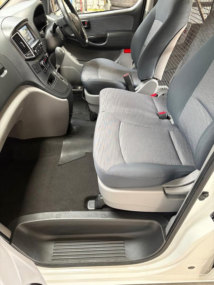 2016 Hyundai iLoad TQ3-V Series II MY16 Creamy White