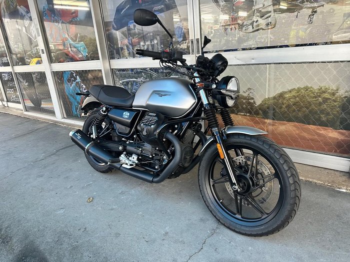 2021 Moto Guzzi V7 Stone