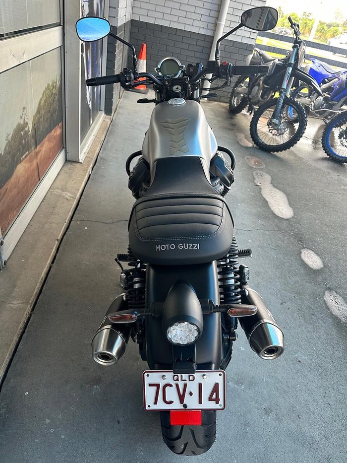 2021 Moto Guzzi V7 Stone