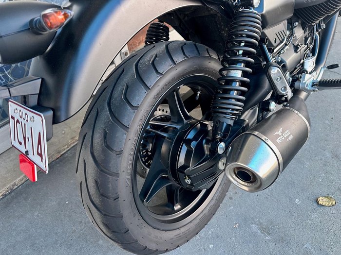 2021 Moto Guzzi V7 Stone