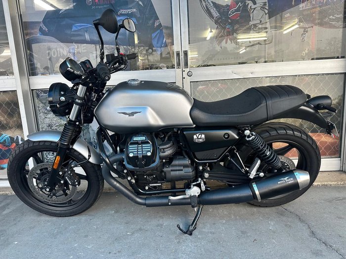 2021 Moto Guzzi V7 Stone Stone Silver