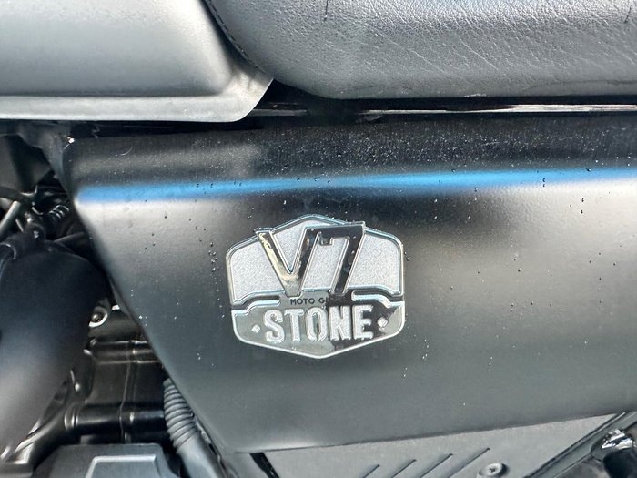 2021 Moto Guzzi V7 Stone Stone Silver