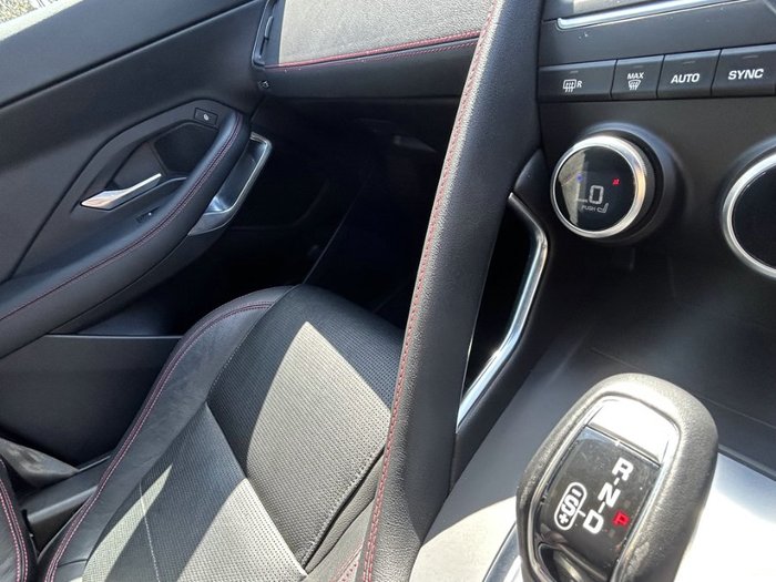 2020 JAGUAR E-PACE P250 CHEQUERED FLAG