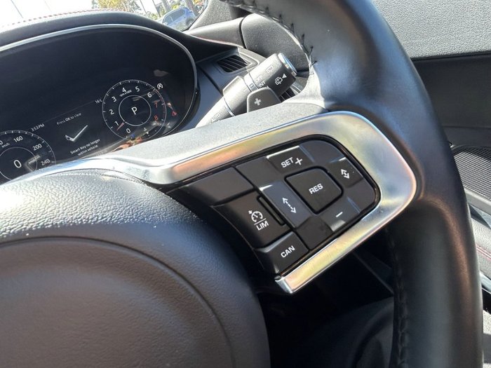 2020 JAGUAR E-PACE P250 CHEQUERED FLAG