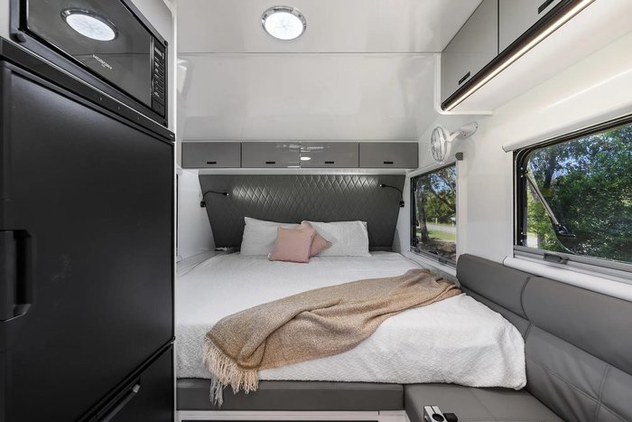 2025 Union RV 18Ht3